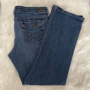 🎉HP 3-11-20🎊Levi’s Low Boot Cut Jeans
